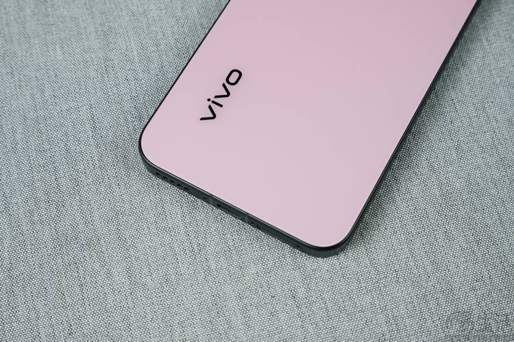 首发评测：多彩、好玩还特别能打凯发K8vivo S30系列(图22)