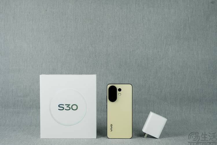 首发评测：多彩、好玩还特别能打凯发K8vivo S30系列(图6)